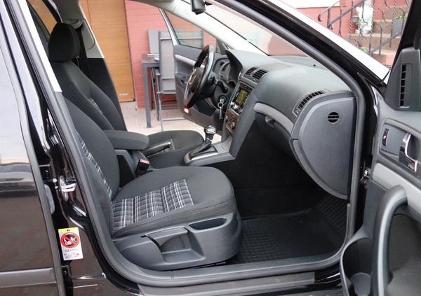Skoda Octavia cena 31500 przebieg: 288000, rok produkcji 2013 z Nysa małe 781